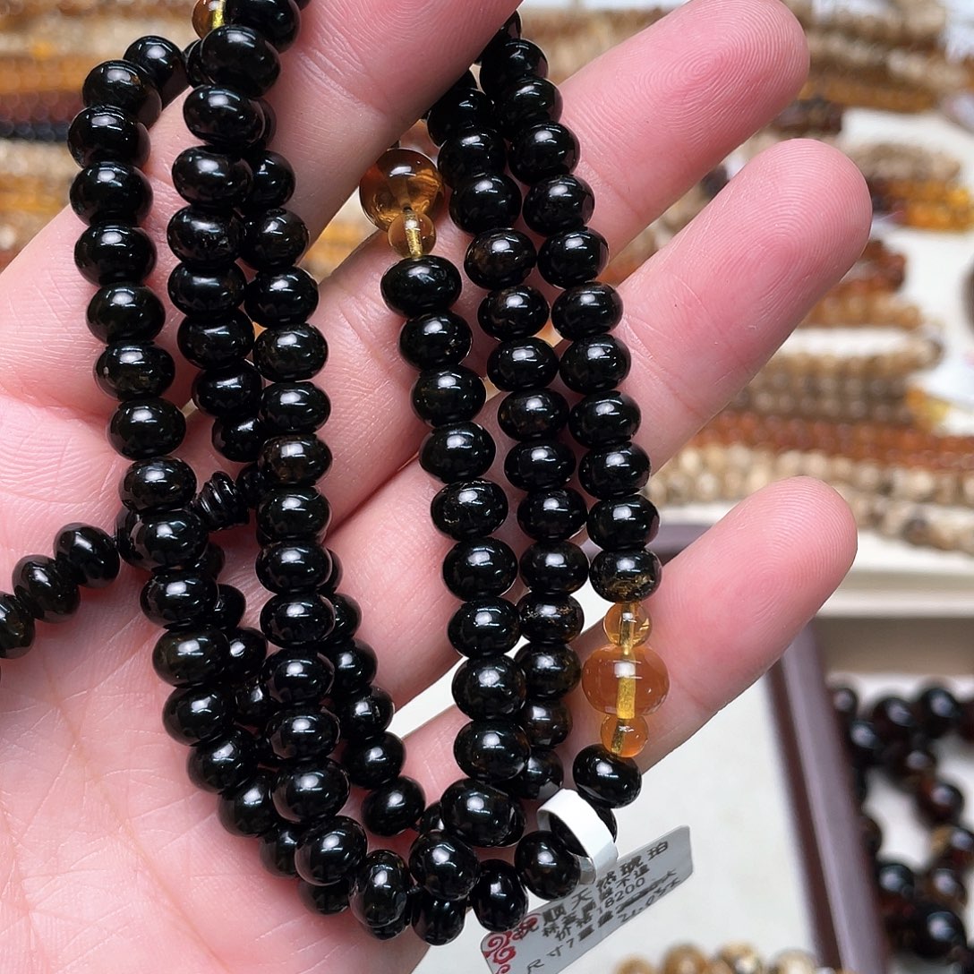 未镶嵌琥珀裸石七70683