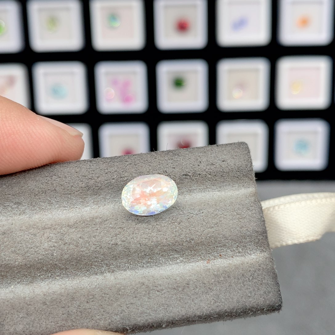 月光石裸石未镶嵌2.1克拉