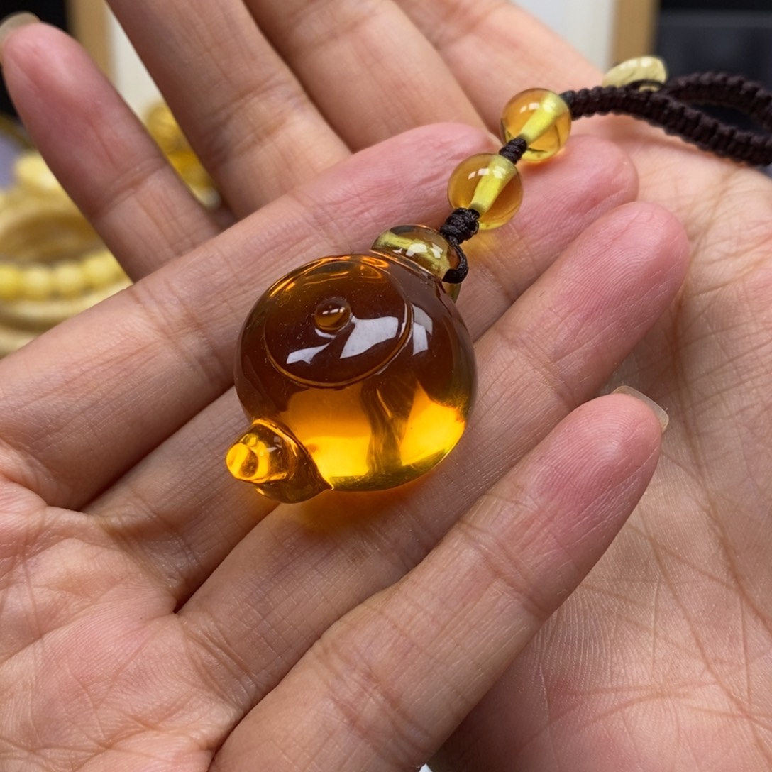 琥珀未镶嵌裸石琥珀