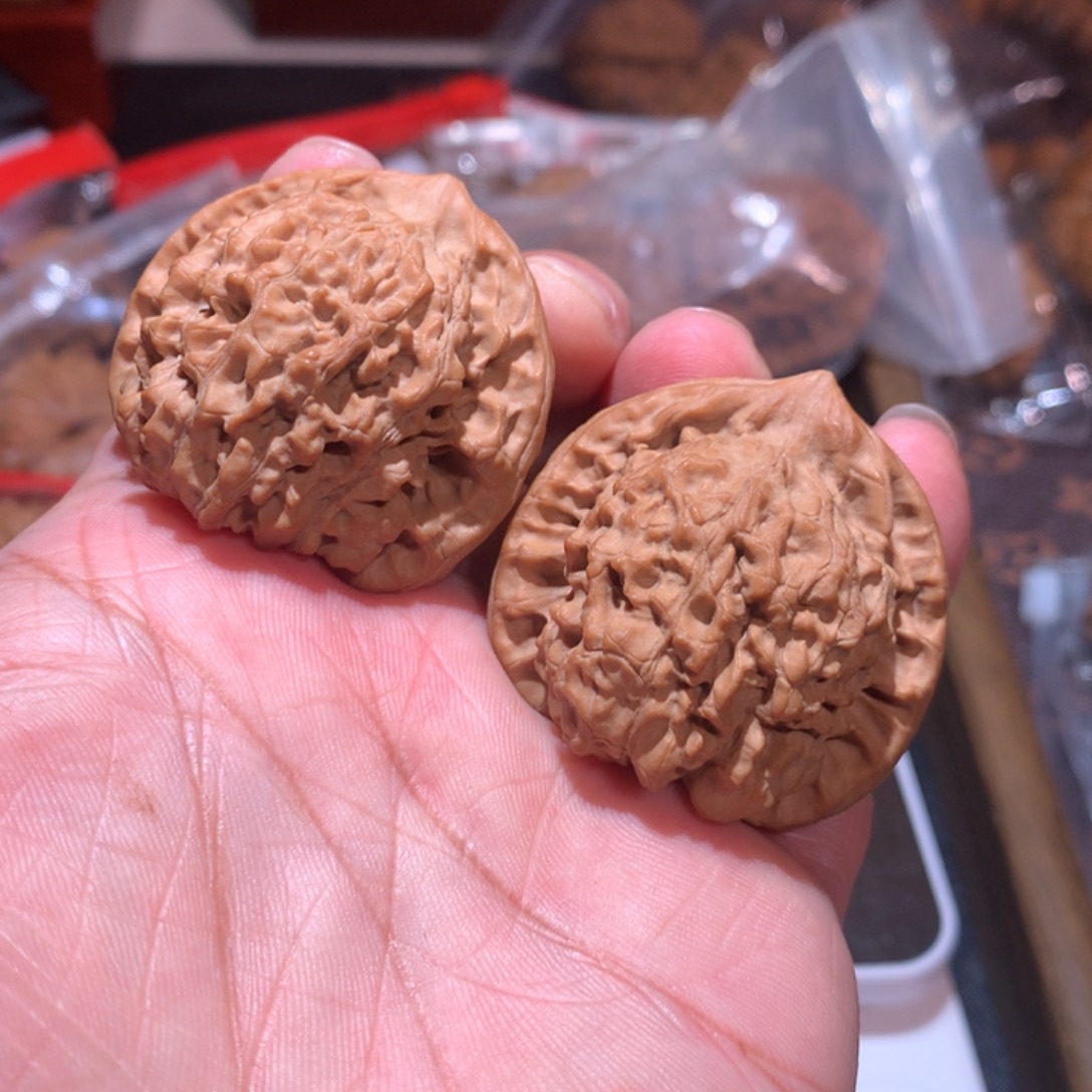 辉***腾文玩核桃把件42官帽