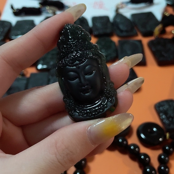 翡翠颈饰未镶嵌无**语