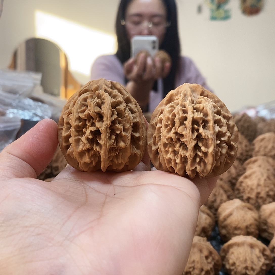 吊坠桃核状元冠42黄磕