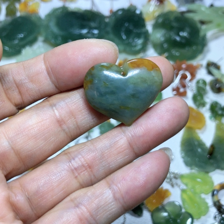 【闪购商品】蛇纹石玉手牌未镶嵌