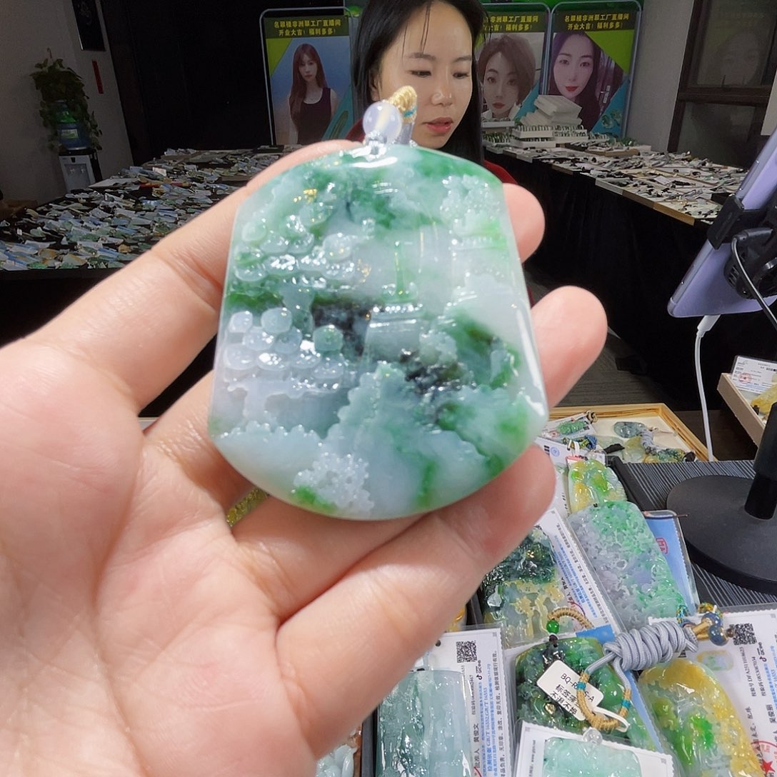 颈饰未镶嵌翡翠一