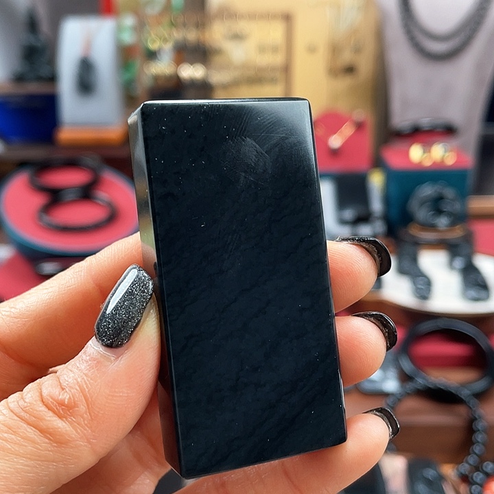 和田玉挂件未镶嵌入门级毛孔61.6克左右