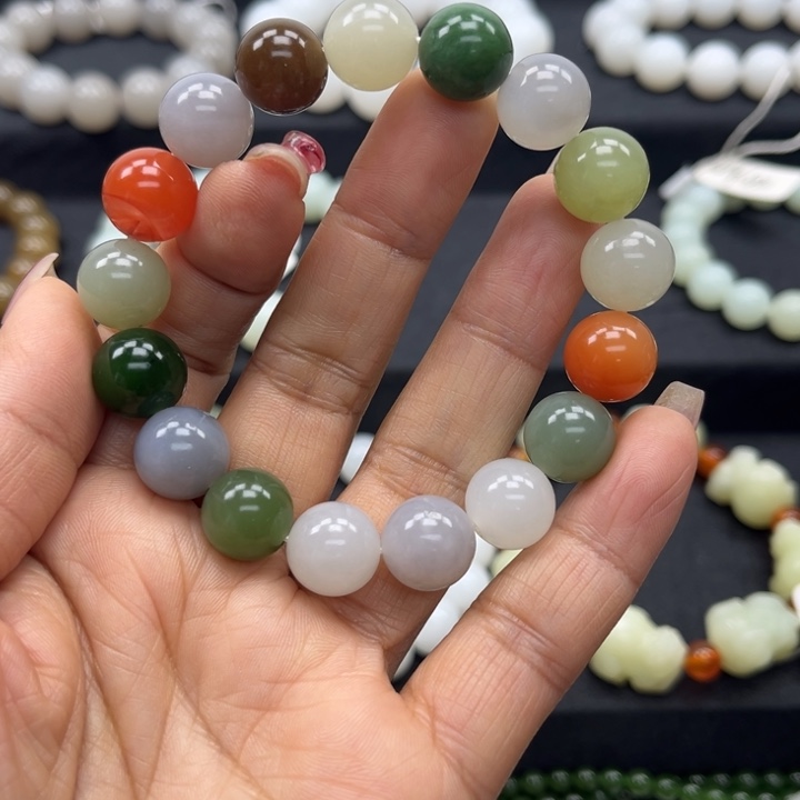 芜***锅和田玉未镶嵌手链