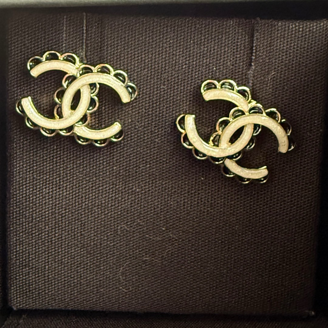 95新 Chanel/香奈儿 Chanel 24B黑白镂空波浪双c耳钉/609573223