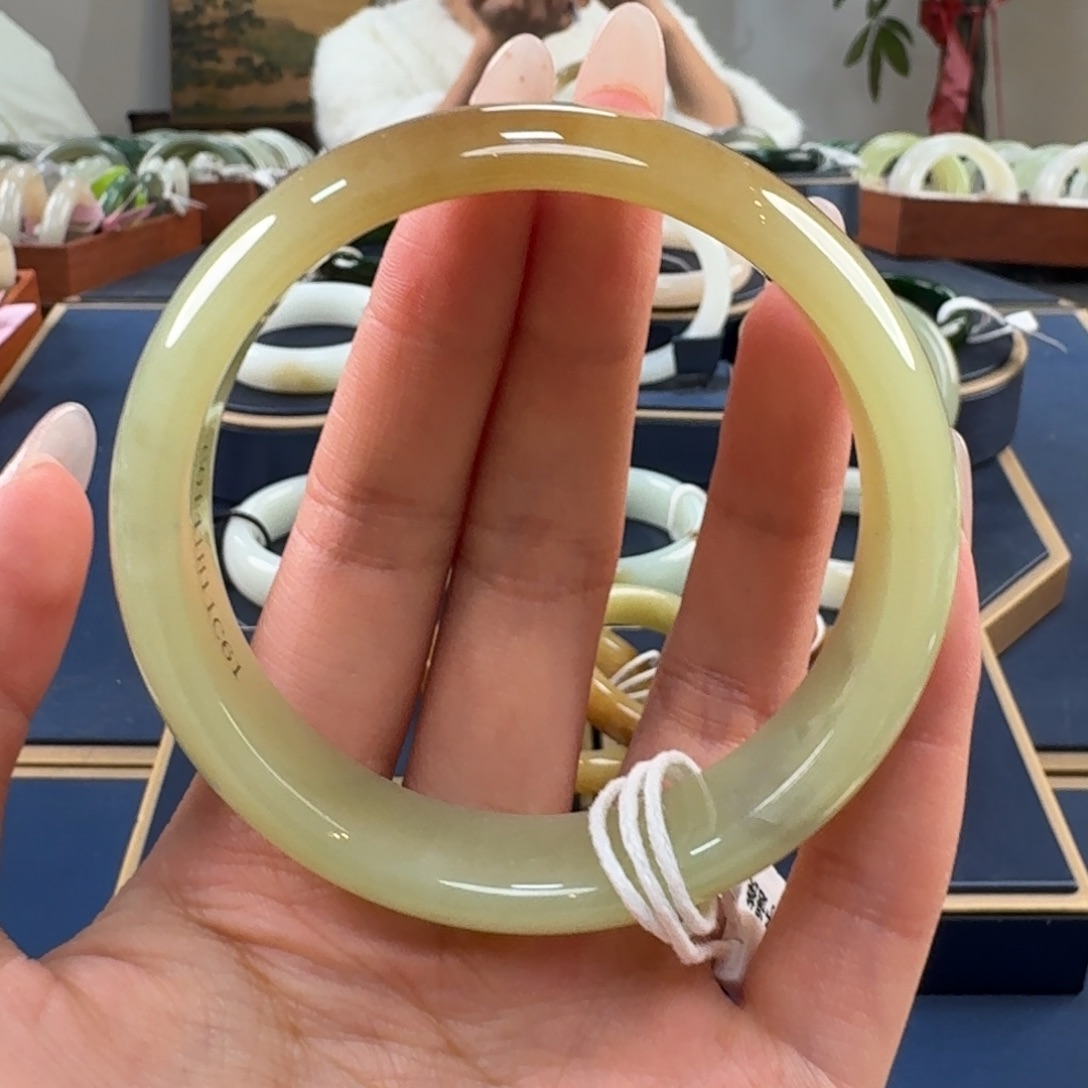 ღ***࿐和田玉未镶嵌手镯C0141-61