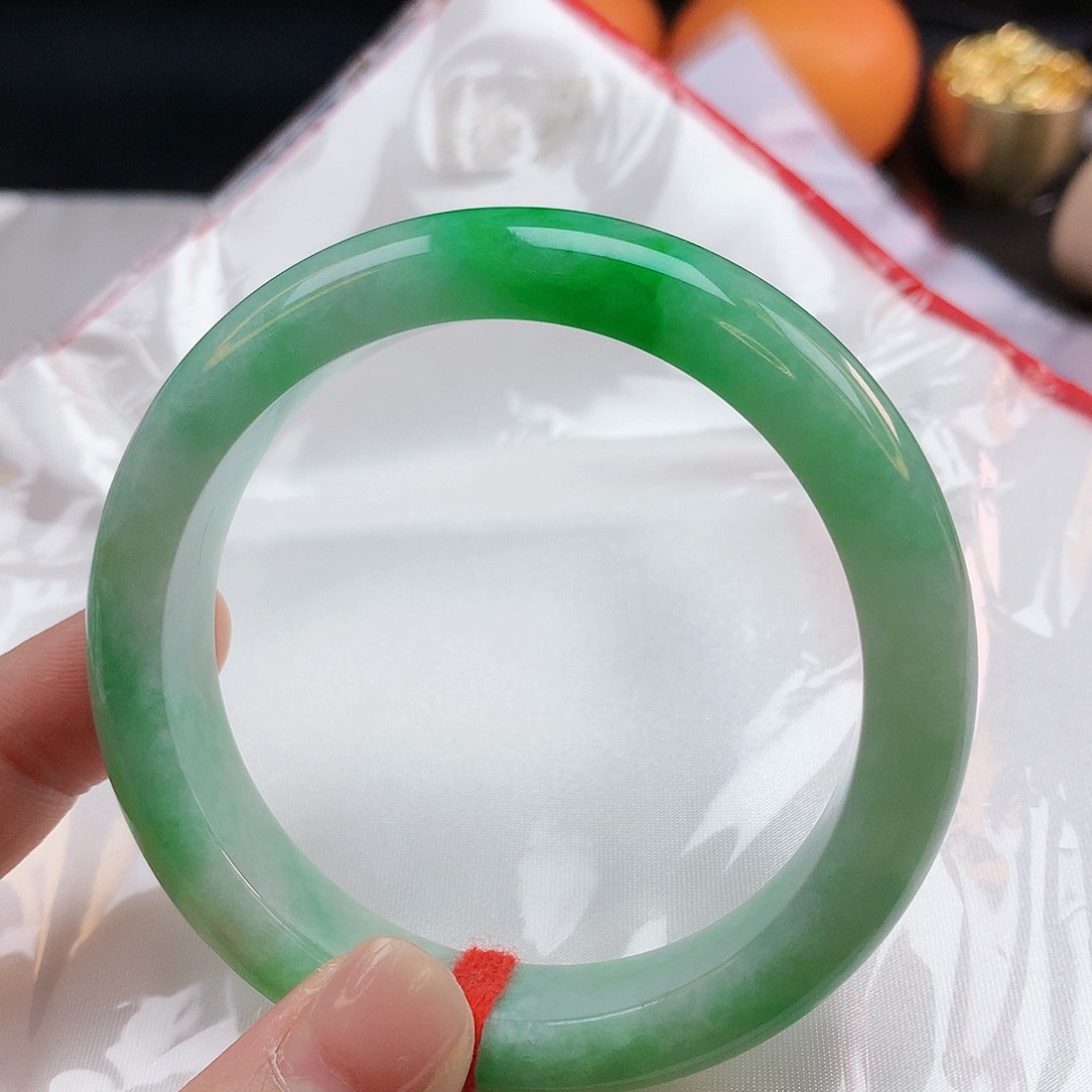 翡翠手镯未镶嵌56圈2349