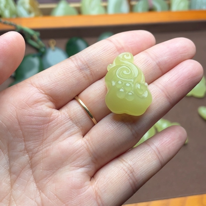 【闪购商品】颈饰未镶嵌和田玉土**渣