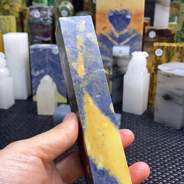 江西石晓**画青田石印章石