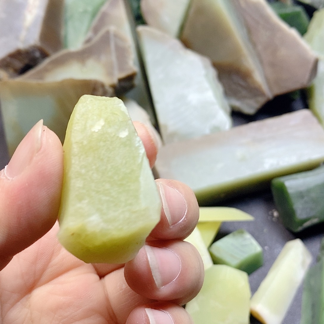 和田玉未镶嵌珠宝奇石