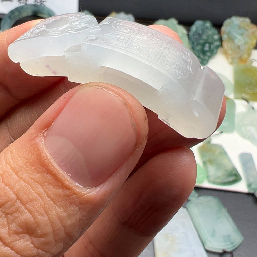 定制翡翠未镶嵌仿古手牌