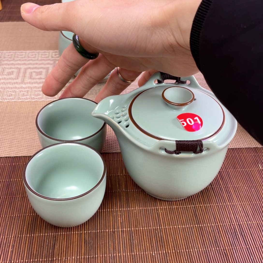 瓷片。。。。。。。。。。。。。。。。