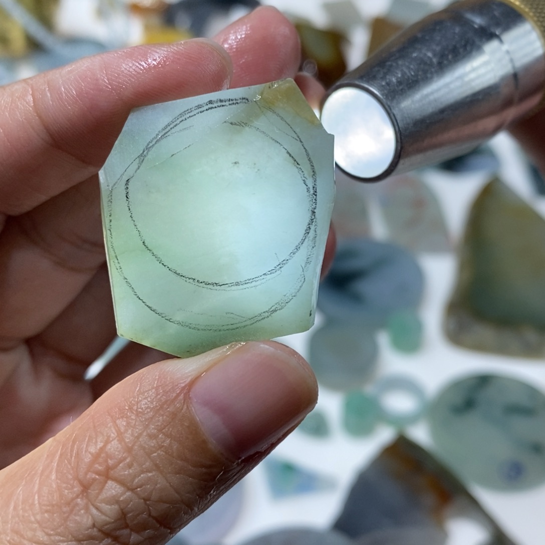 定制翡翠未镶嵌扣子