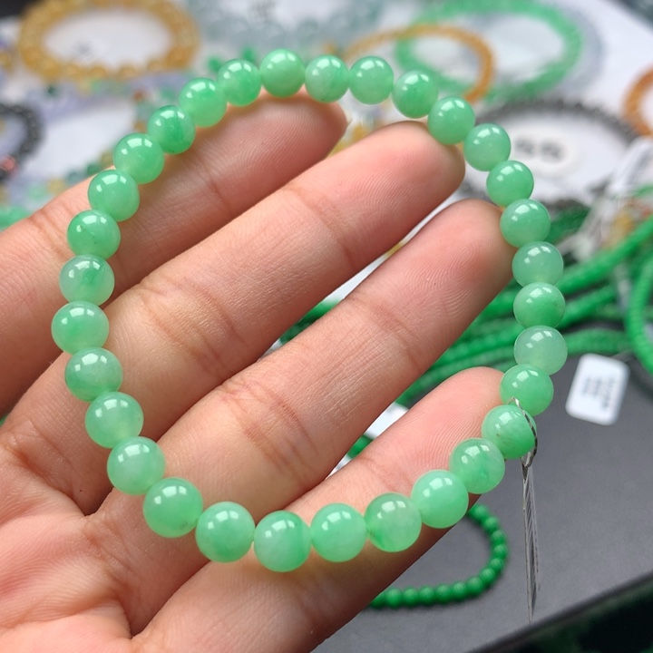 翡翠手镯未镶嵌卡