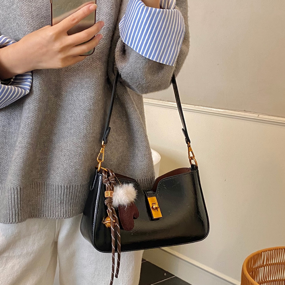 新款轻奢百搭高级感气质时尚斜挎女士包6808黑