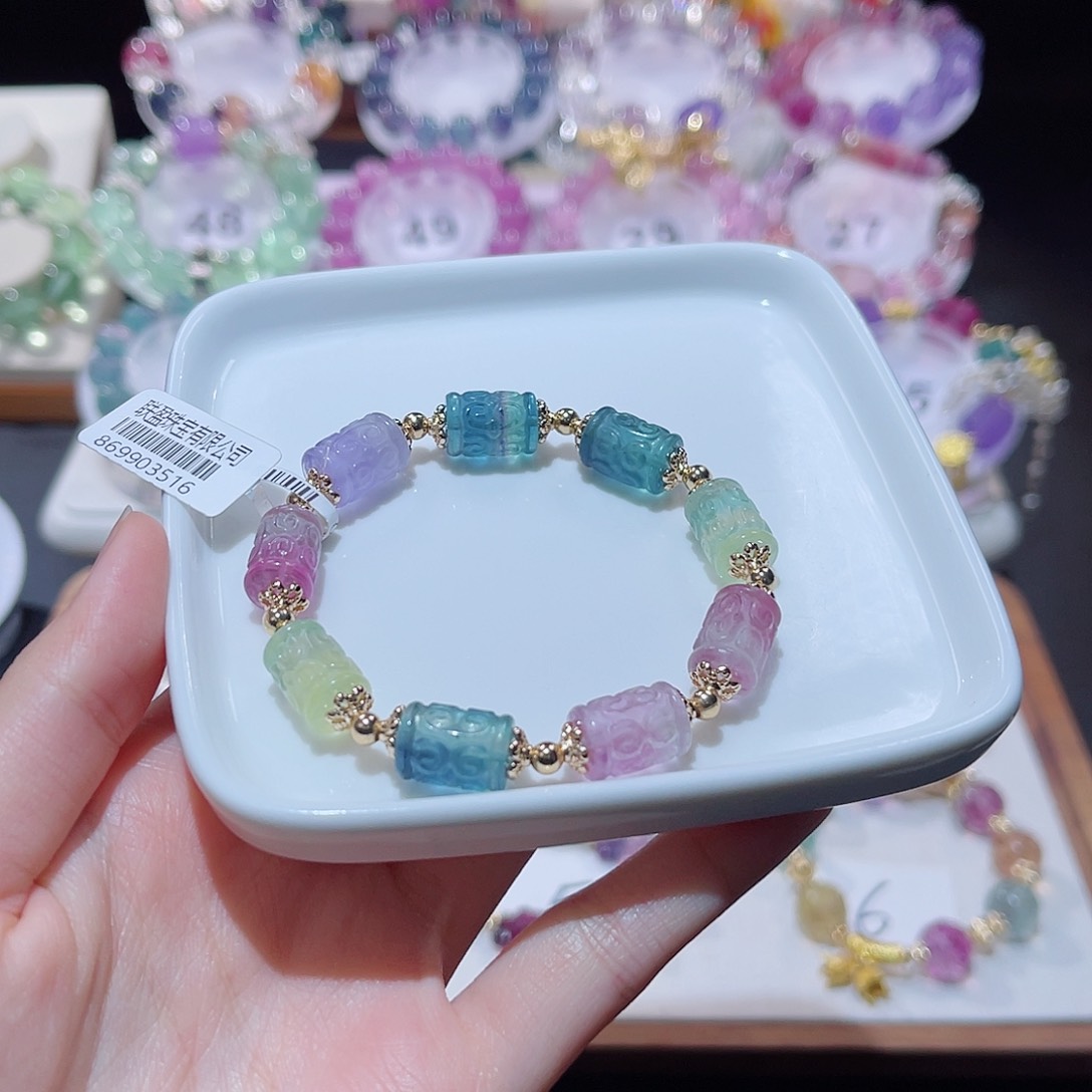 水晶手串未镶嵌回纹桶珠萤石