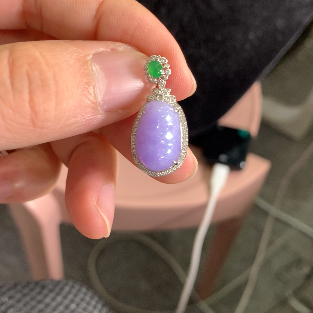 翡翠18K金镶嵌颈饰翡翠