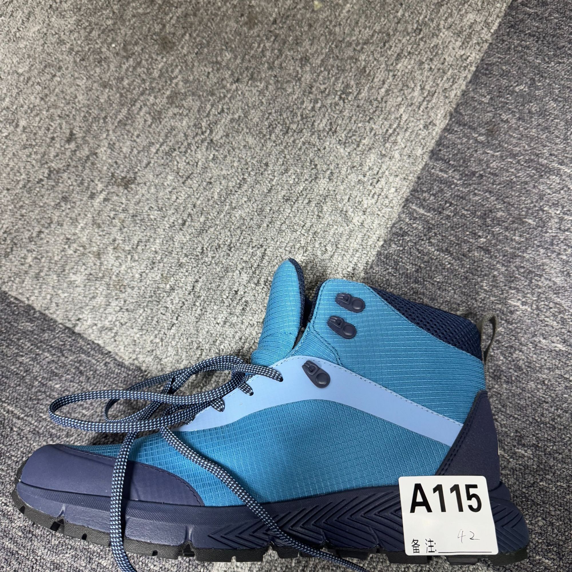 男女高端户外休闲鞋a115