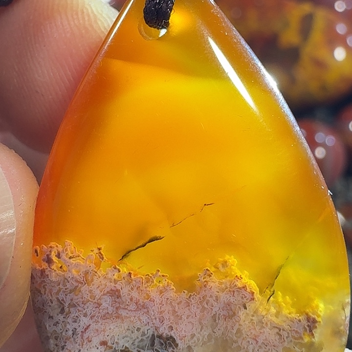 广***司玛瑙/玉髓未镶嵌颈饰