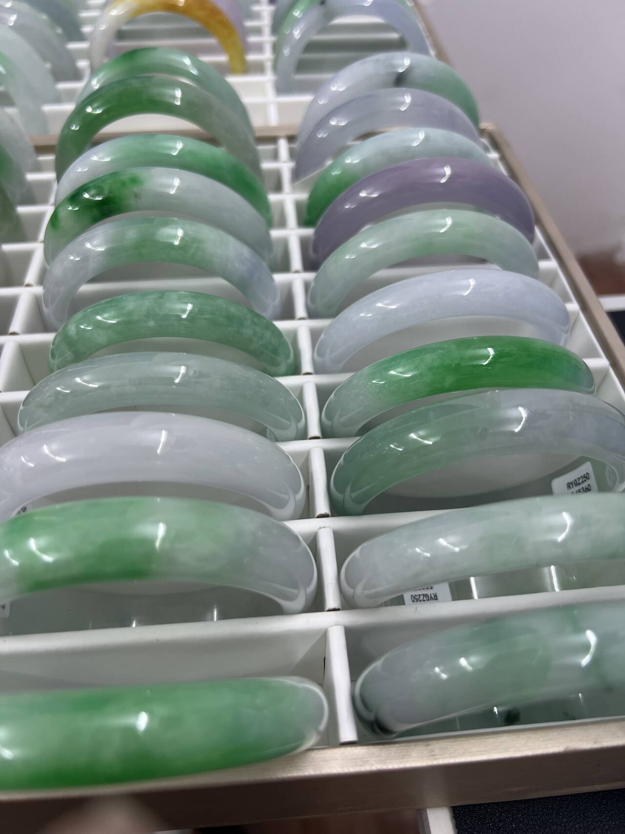 B02直播翡翠手镯手镯多样性发其一 白底清满绿半山水