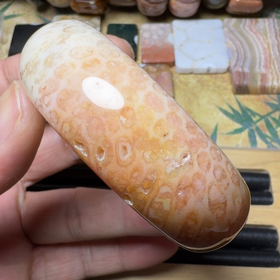 石英质玉纯天然色有机玉石保真色未镶嵌56.5圈口