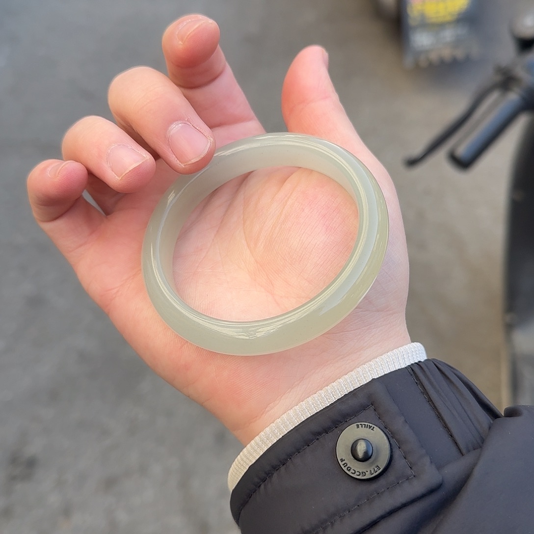 东陵石未镶嵌手镯