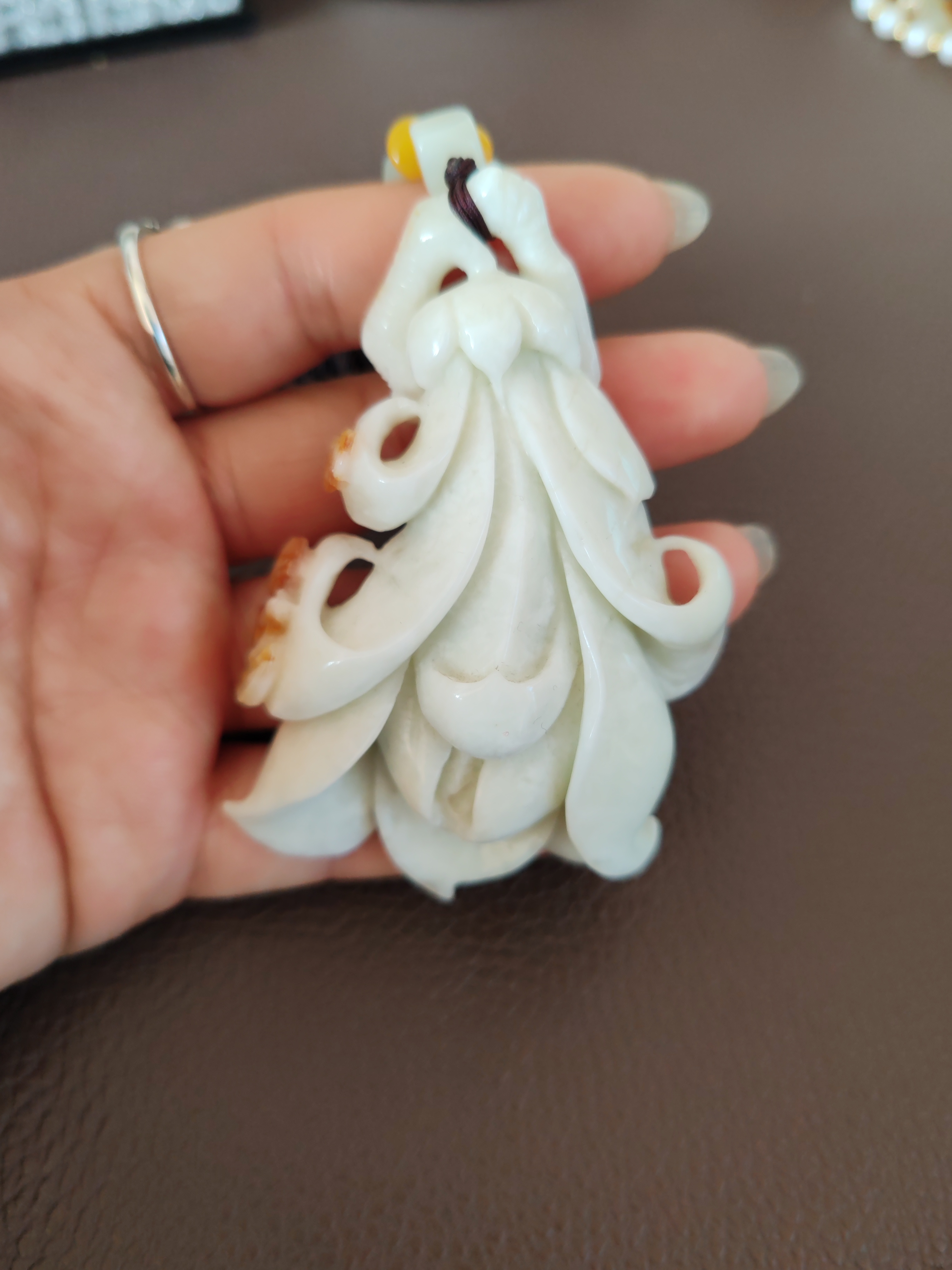 天然花玉雕刻吊坠