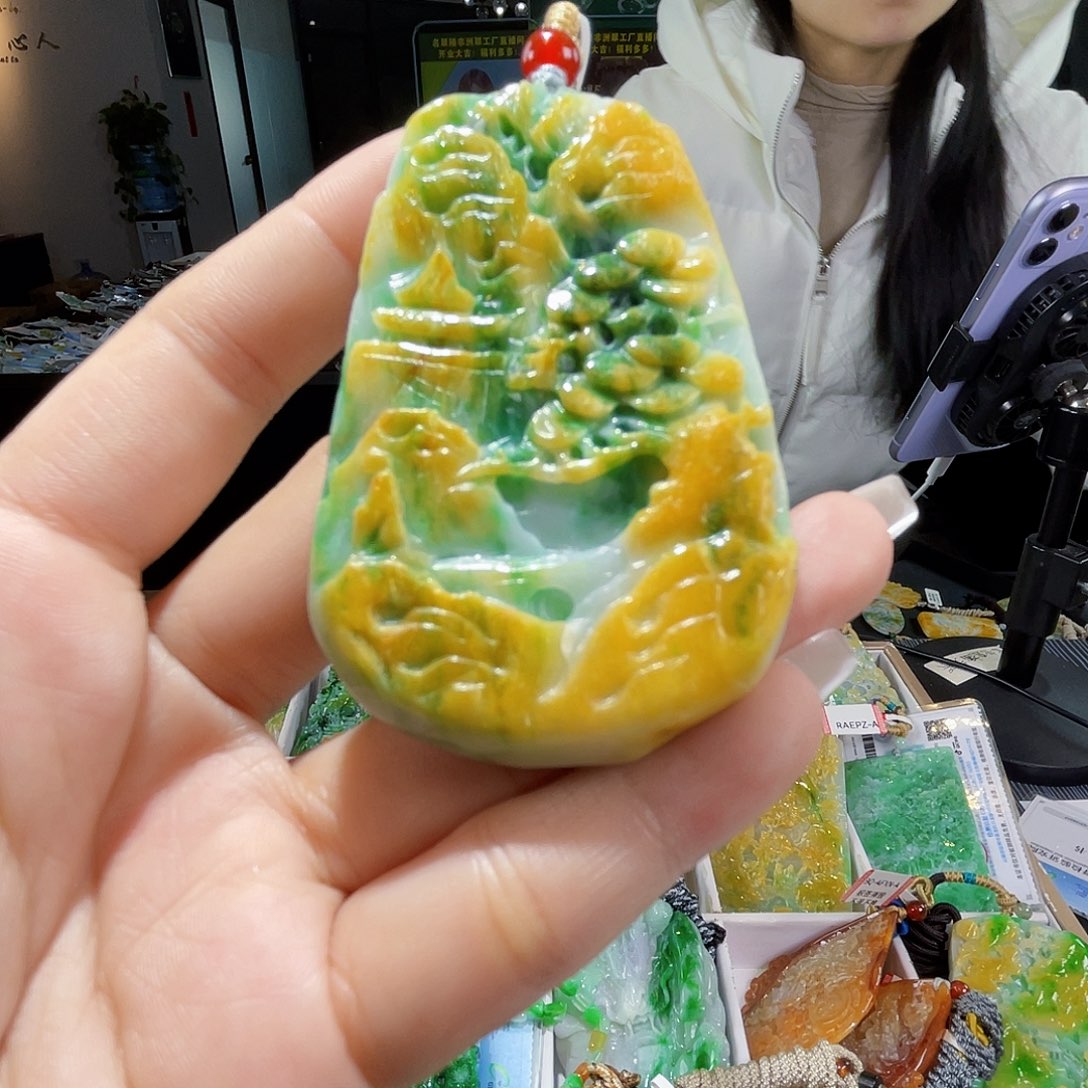 颈饰未镶嵌翡翠一