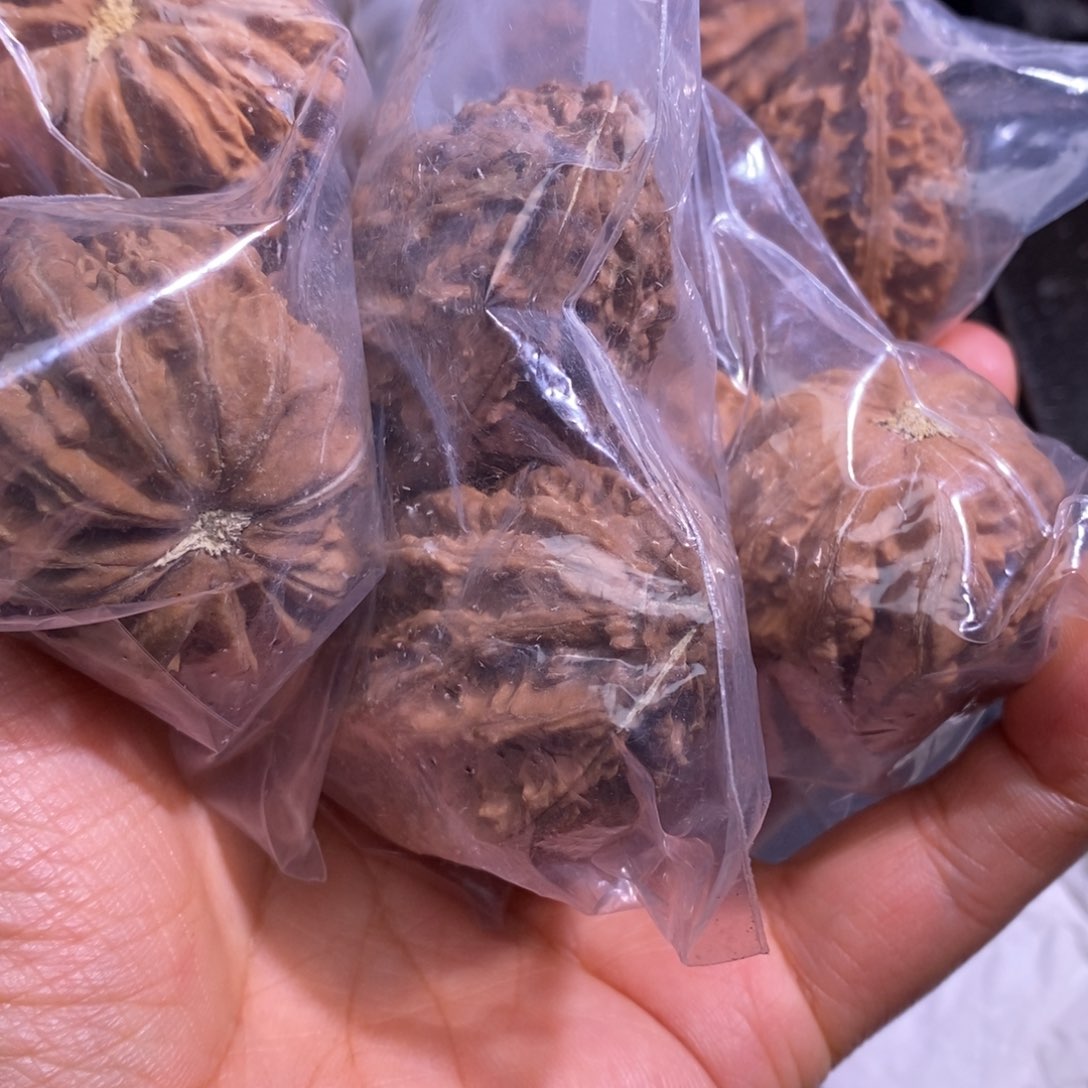 文玩核桃把件核桃67瑕疵阴皮一共四队