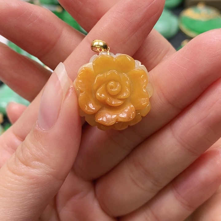 翡翠颈饰未镶嵌吊坠