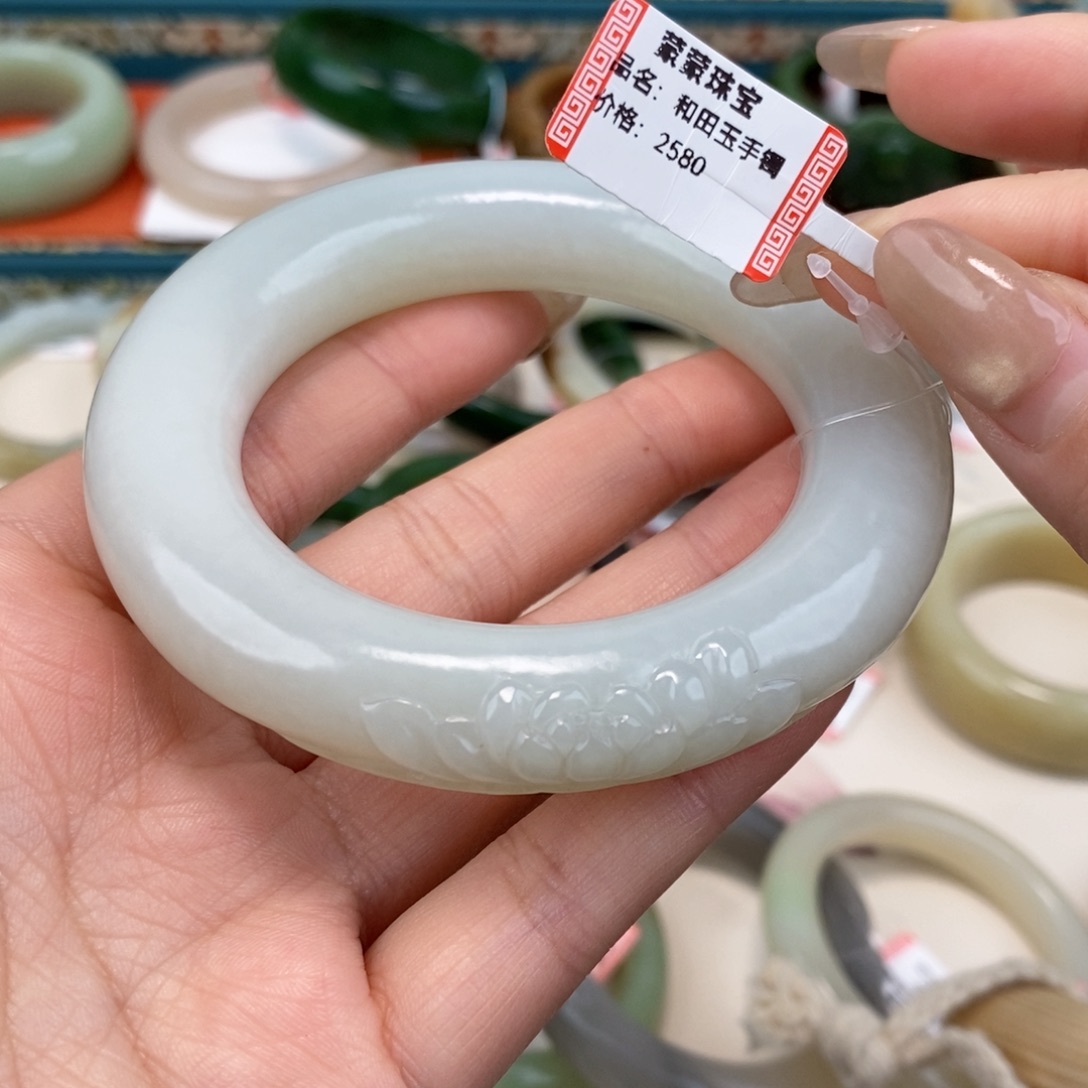 顺***遂和田玉未镶嵌手镯且末高清白手镯55