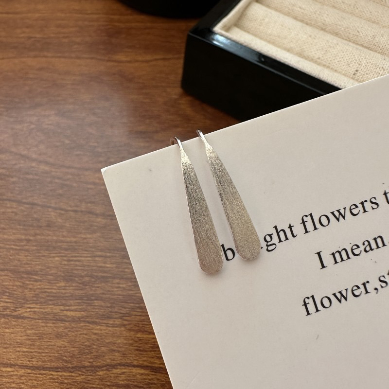 925银耳饰 S925银水滴磨砂耳钉ins小众简约精工小巧通勤银耳饰