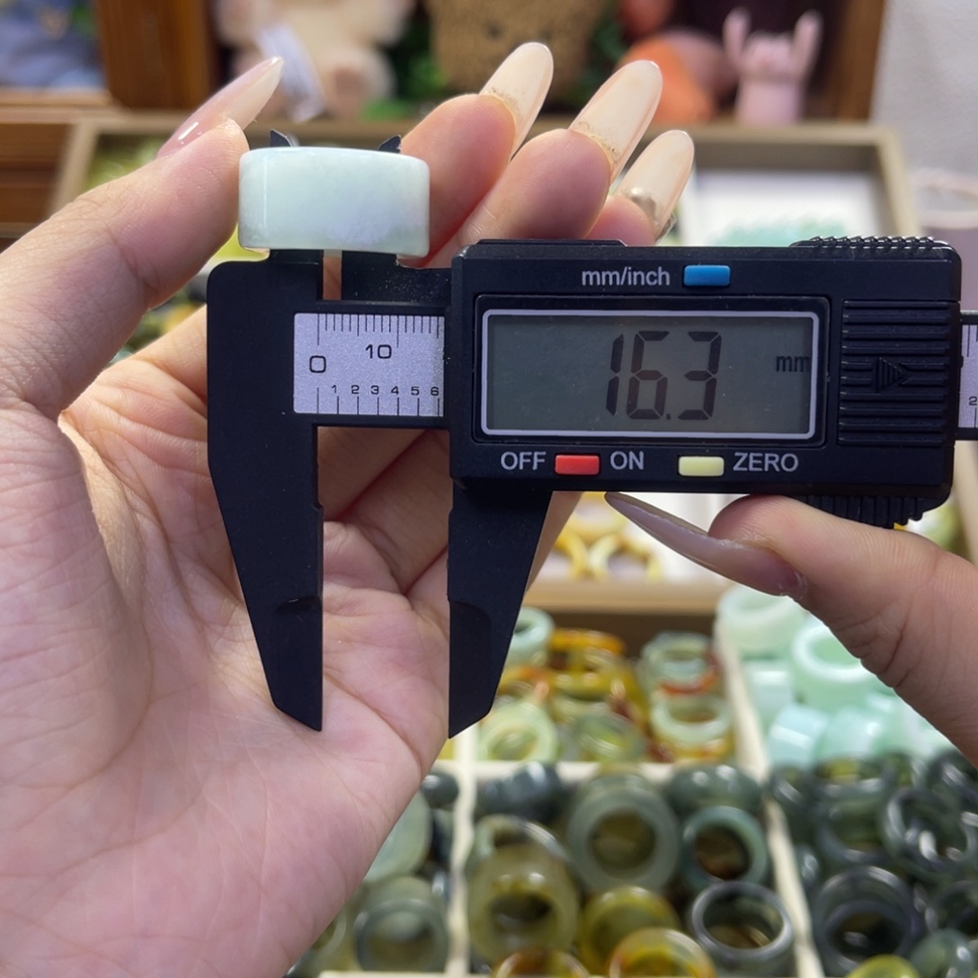 蛇纹石玉未镶嵌手镯44