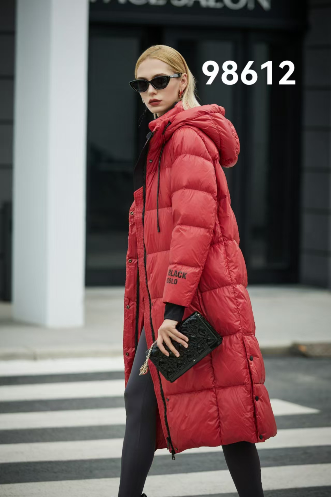 金影奇新款长款连帽鹅绒服女98612#