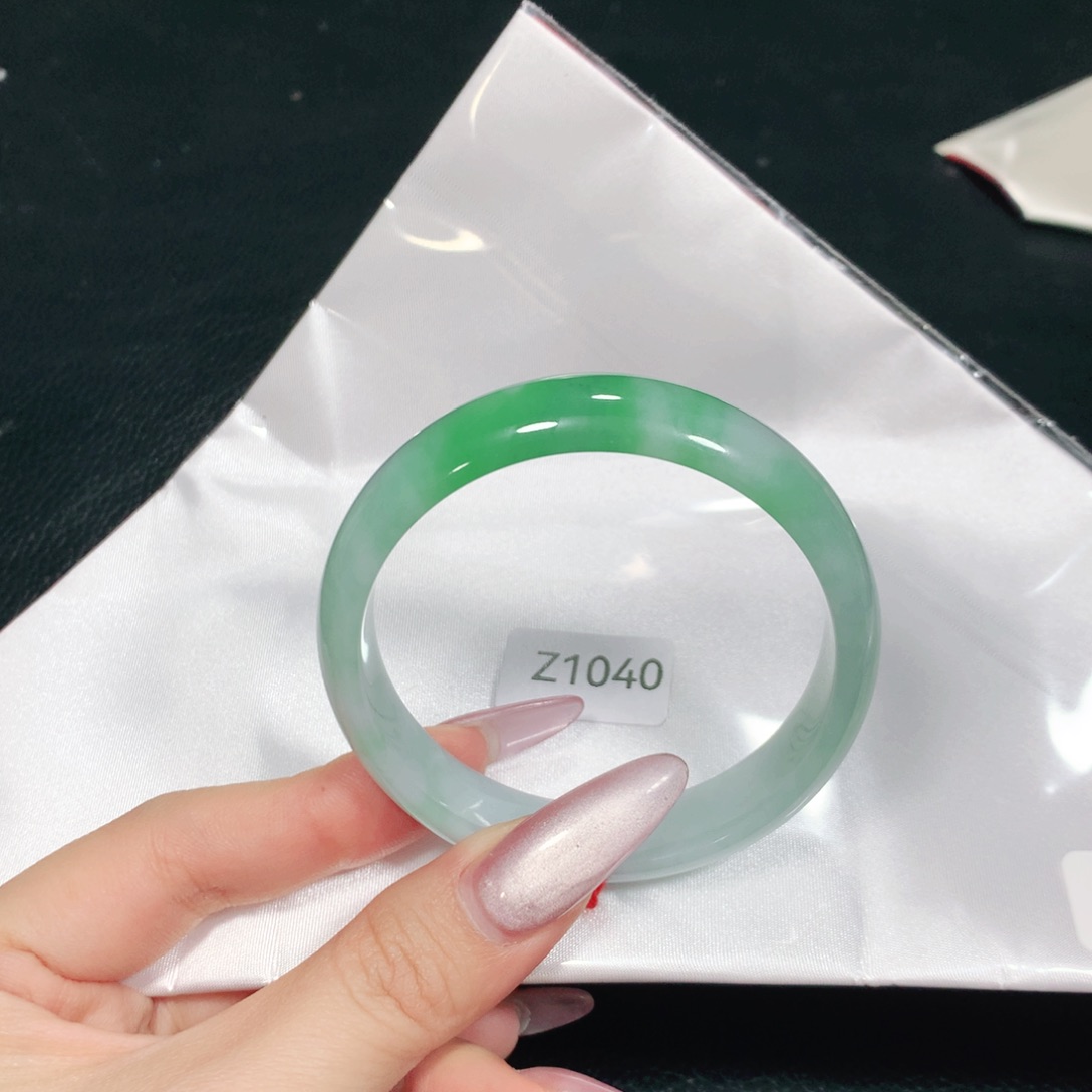 翡翠未镶嵌手镯天然翡翠手镯04