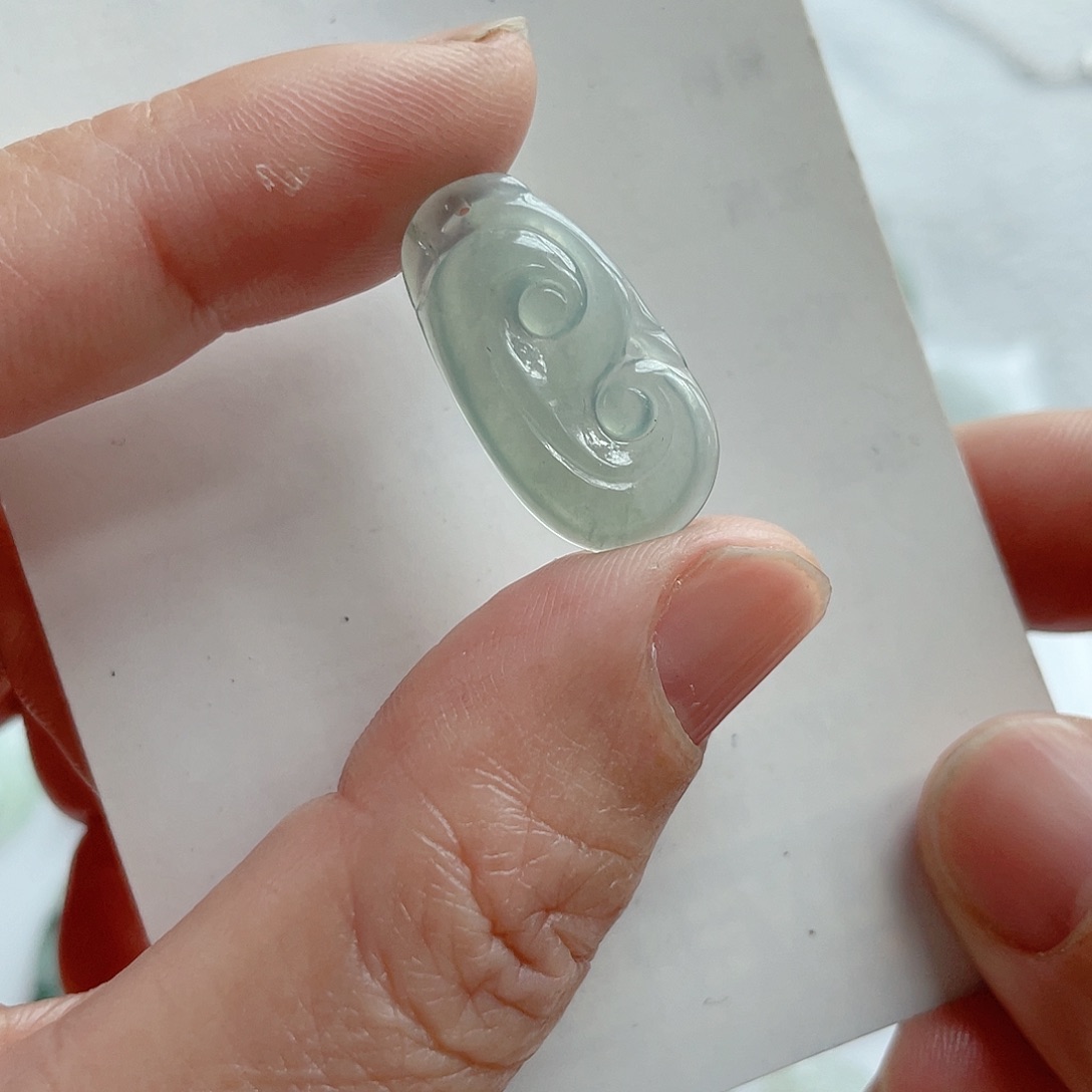 翡翠颈饰未镶嵌如意