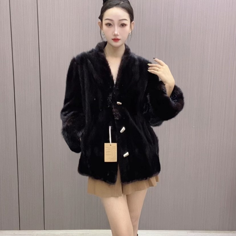 中长款水貂女款外套单排牛角扣V领