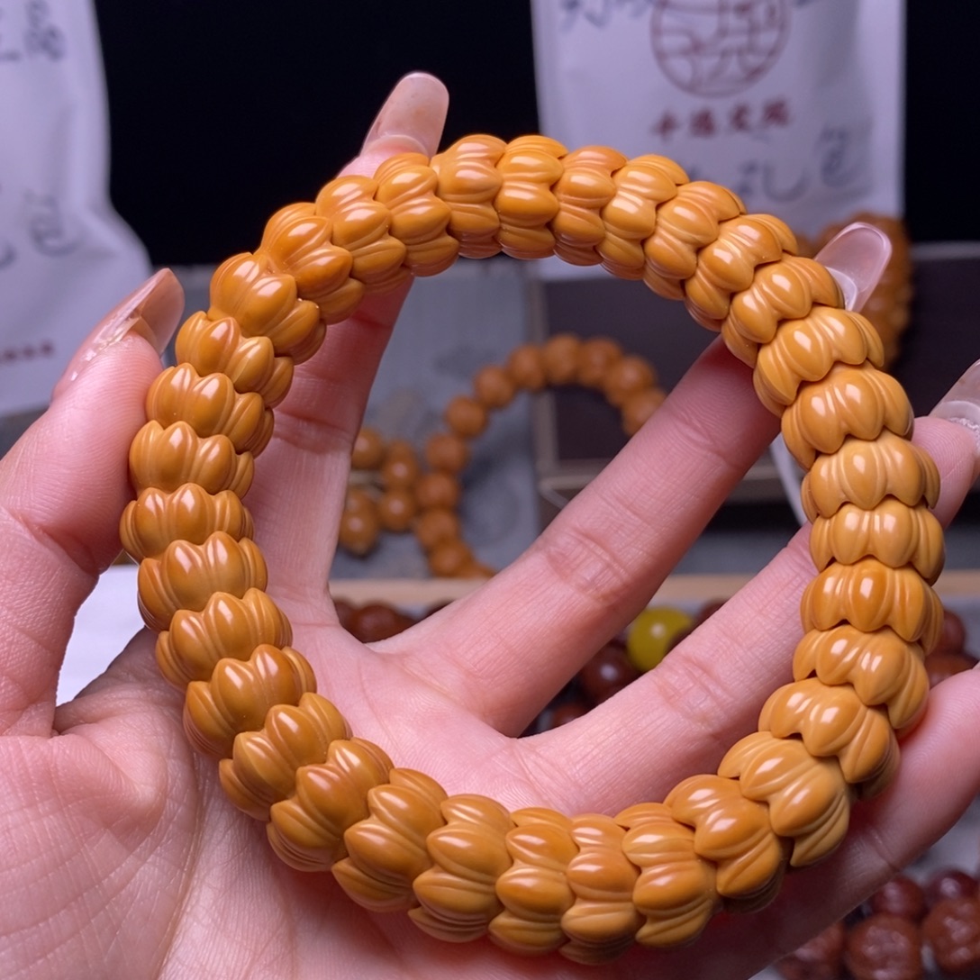 美***。文玩核桃手串莲花