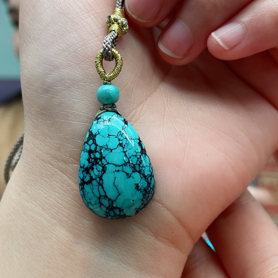 绿松石颈饰未镶嵌