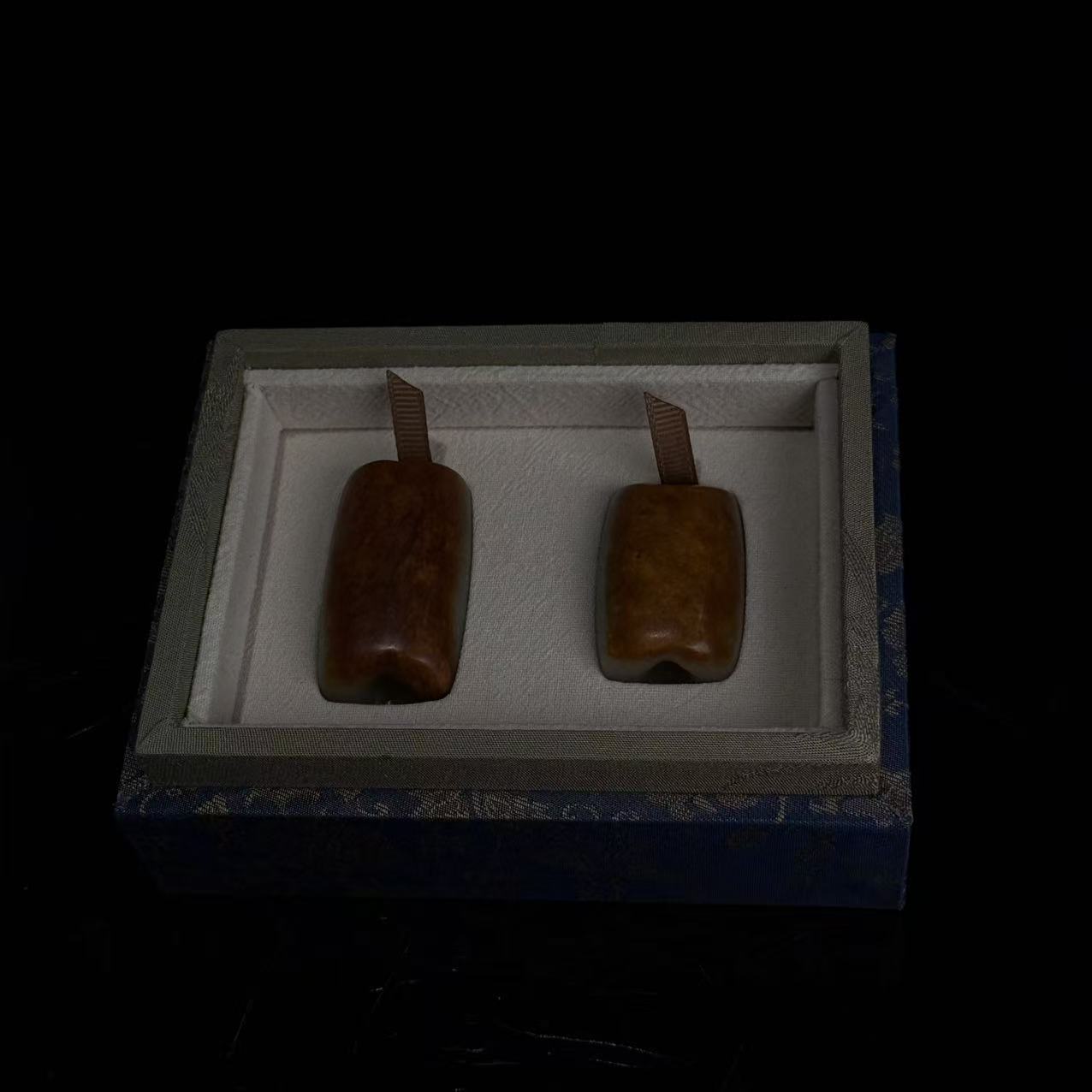 旧藏河磨玉素勒子一组