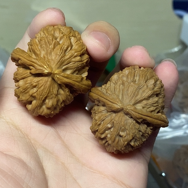 吊坠文玩核桃有黄三角白练手对