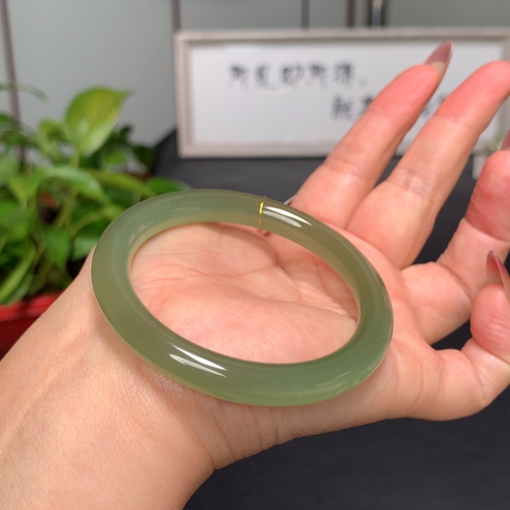 和田玉手镯未镶嵌54