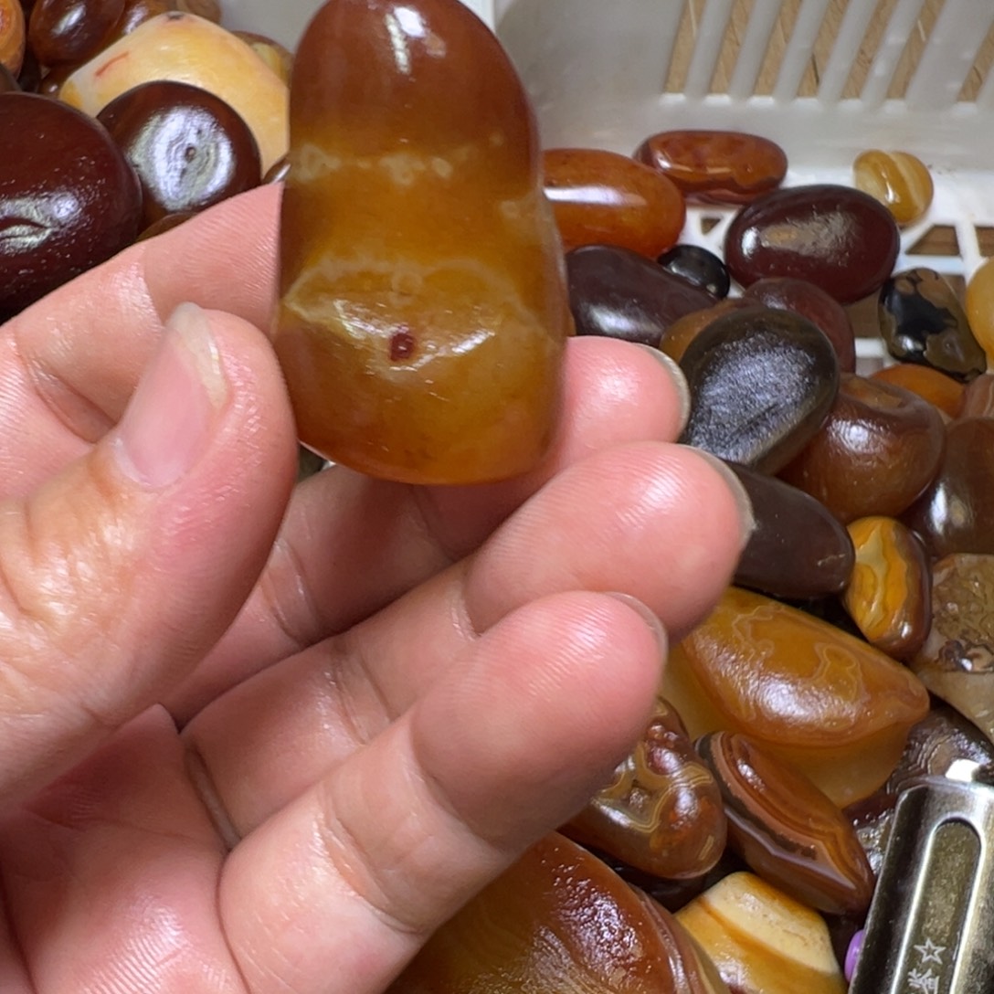 庐***三瓷片马达加斯加奇石