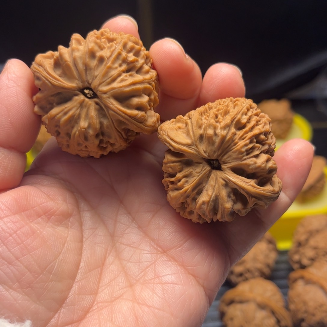 文玩核桃吊坠南疆石