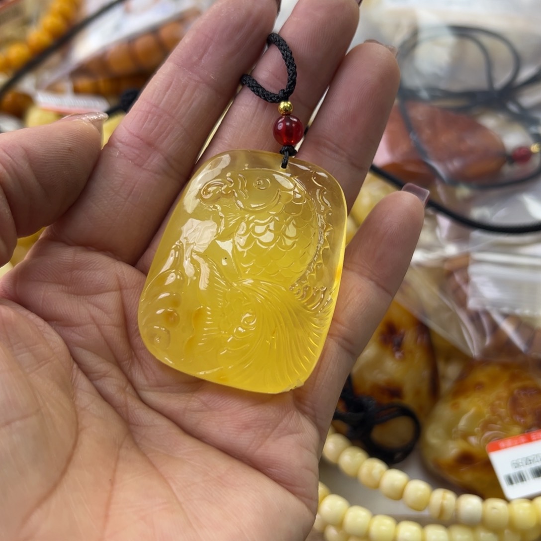 琥珀珠宝奇石未镶嵌