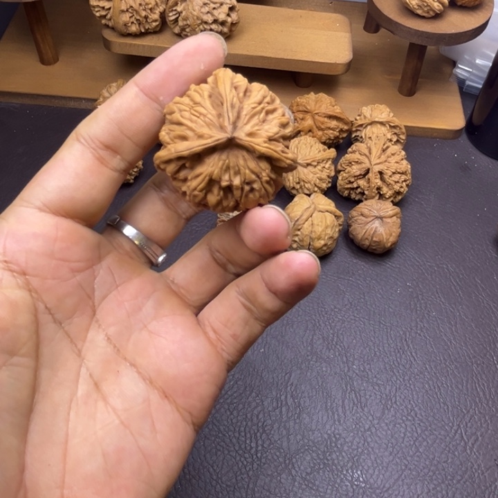 一***叁桃核吊坠花王三棱