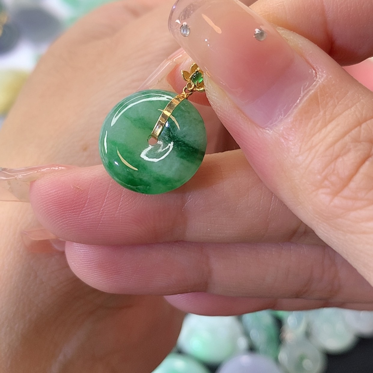 【闪购商品】翡翠吊坠(赠链)18K金镶嵌