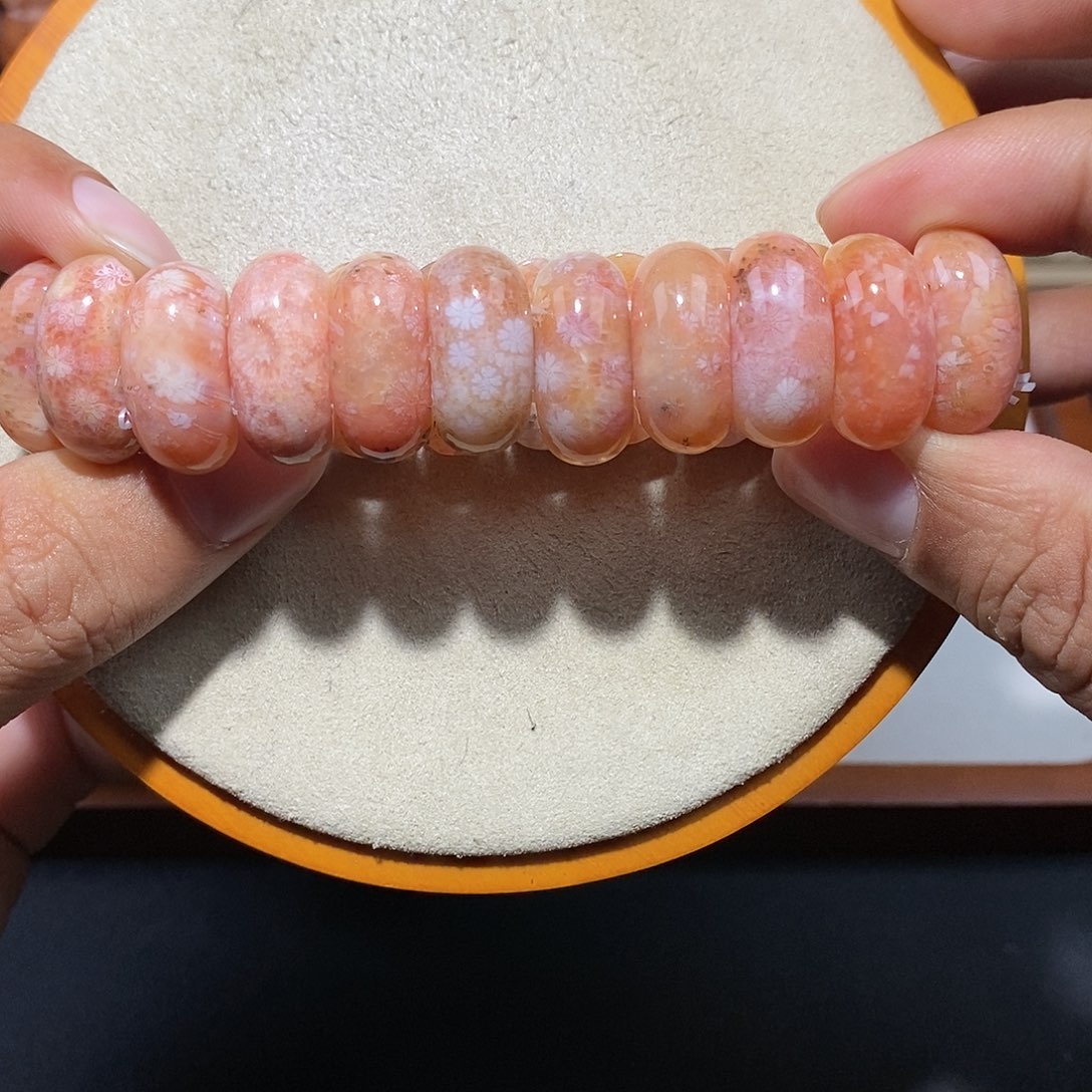 硅化珊瑚（珊瑚玉）手串未镶嵌?*